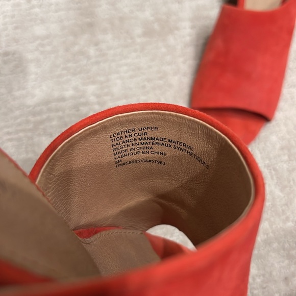 HALOGEN Chunky Heel in Suede Orange-Red color. Size 8. - Picture 8 of 8